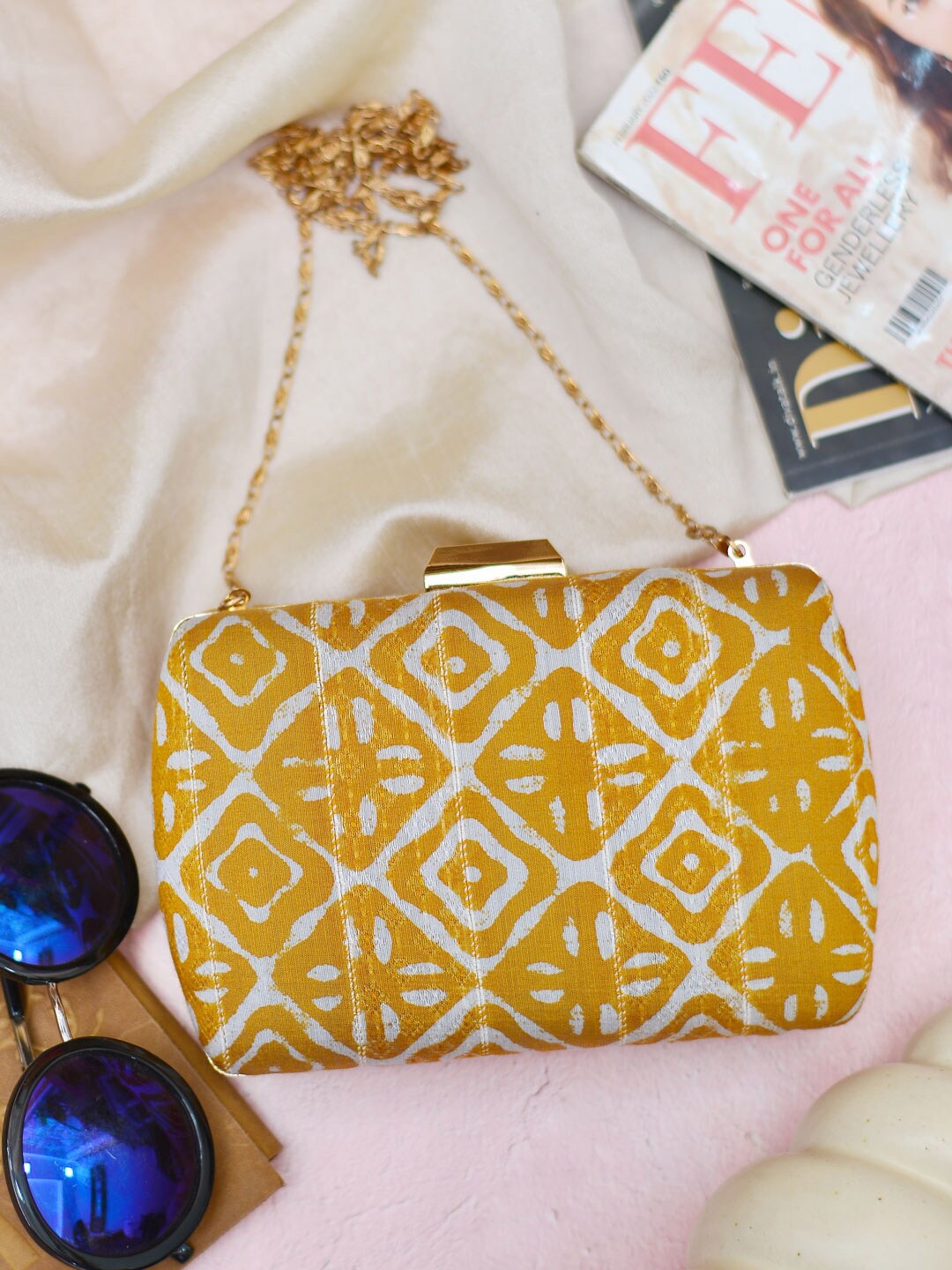 

ARTKLIM Women Printed Fabric Shoulder Strap Box Clutch, Yellow