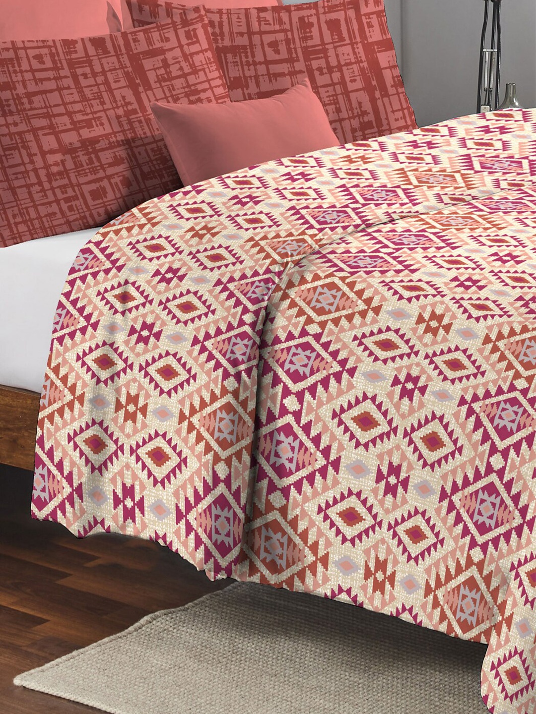 

MYTRIDENT Feather Tales Geometric Mild Winter 150 GSM Pure Cotton Double Bed Comforter, Red