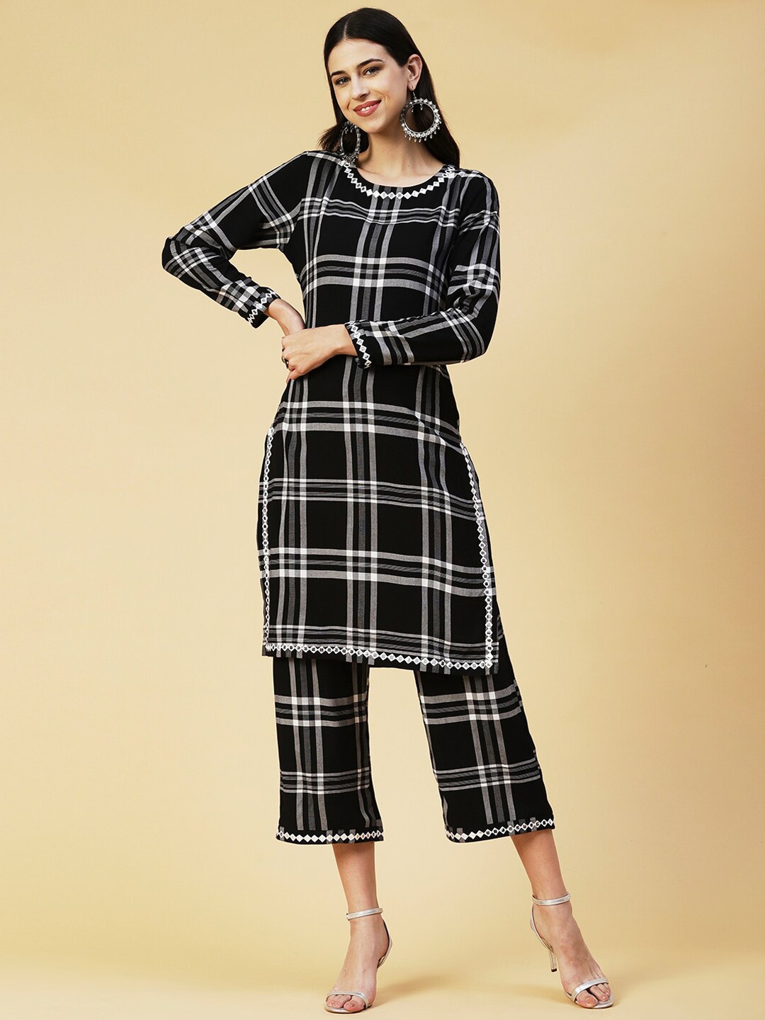 

FASHOR Checked Mirror Work Kurta with Trousers, Black