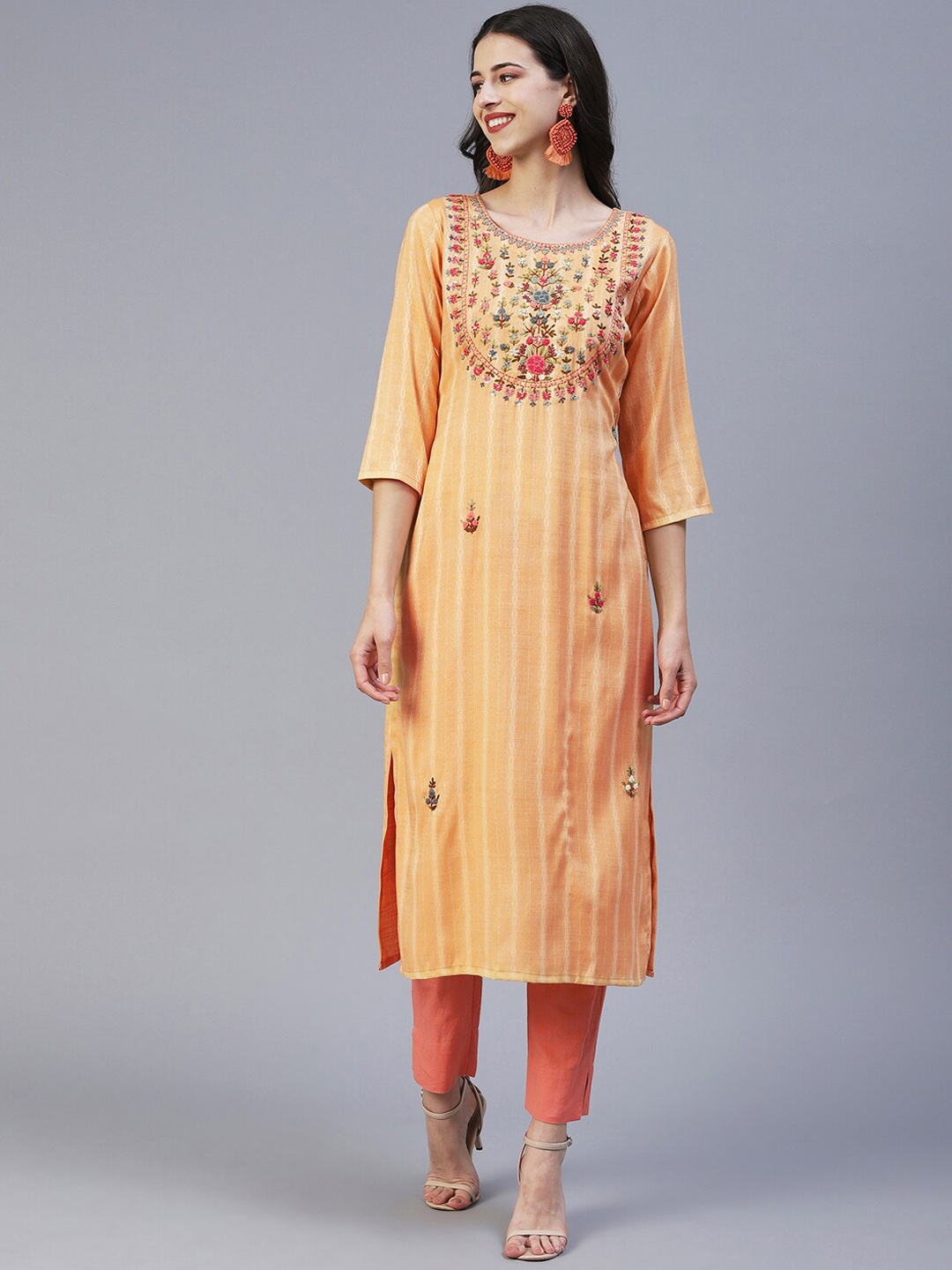 

FASHOR Women Floral Embroidered Thread Work Kurta, Mustard