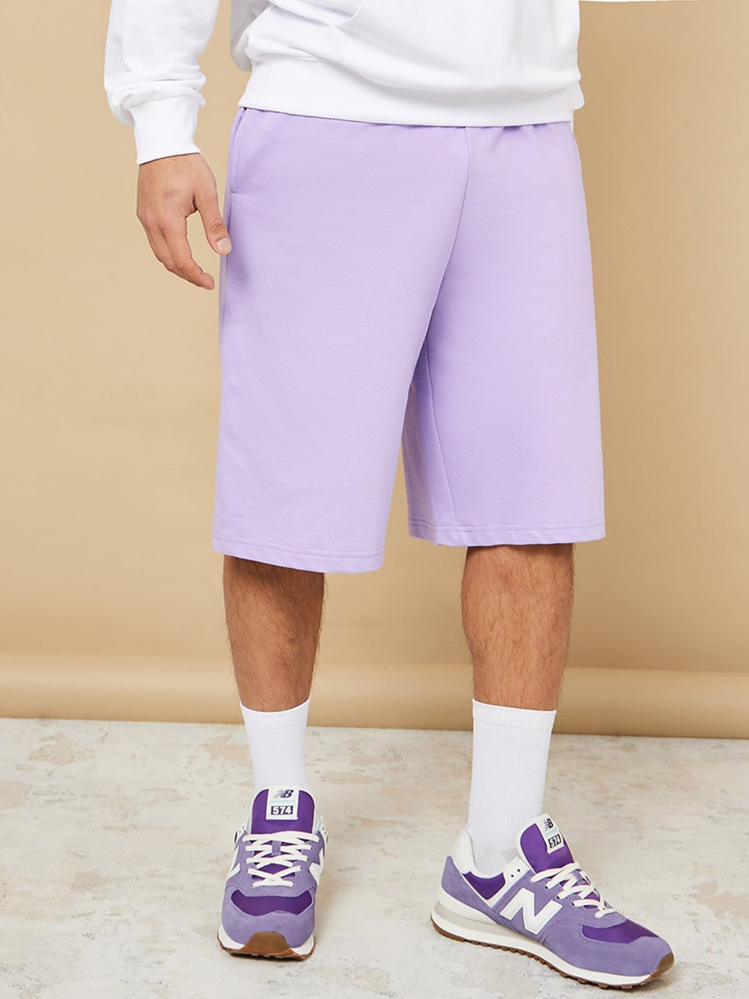 

Styli Men Solid Knitted Oversized Regular Shorts, Lavender