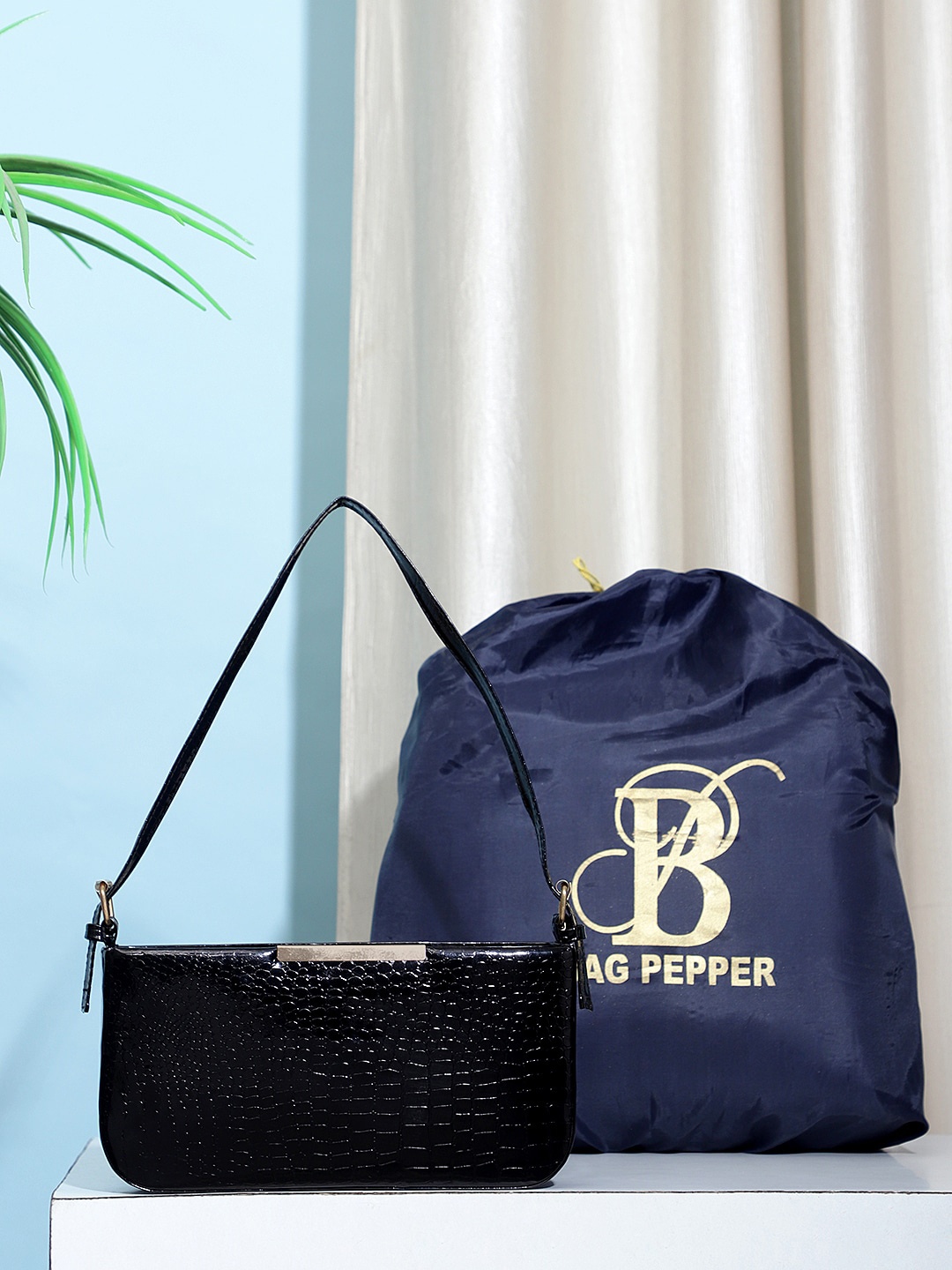 

Bag Pepper Textured Structured Handheld Bag, Black
