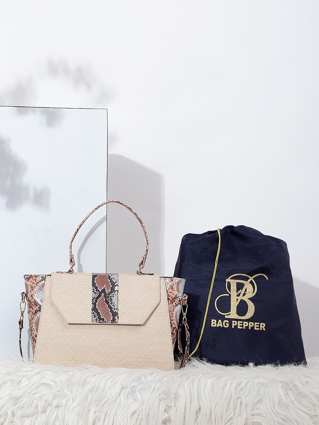 

Bag Pepper Animal Printed Swagger Handheld Bag, Cream