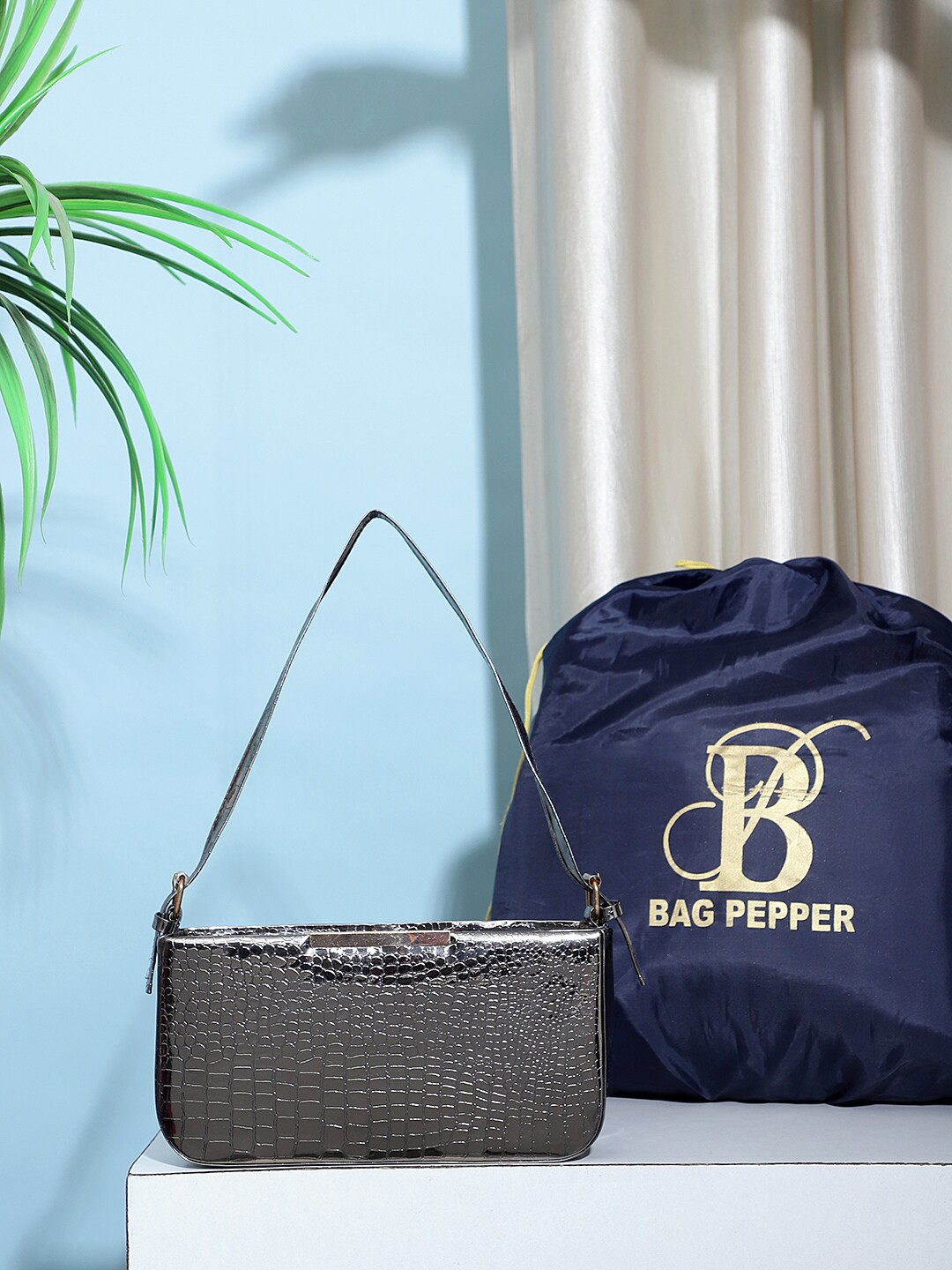 

Bag Pepper Textured PU Structured Shoulder Bag, Silver