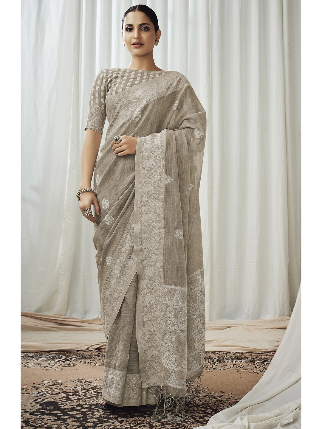 

elora Ethnic Motifs Chikankari Saree, Brown