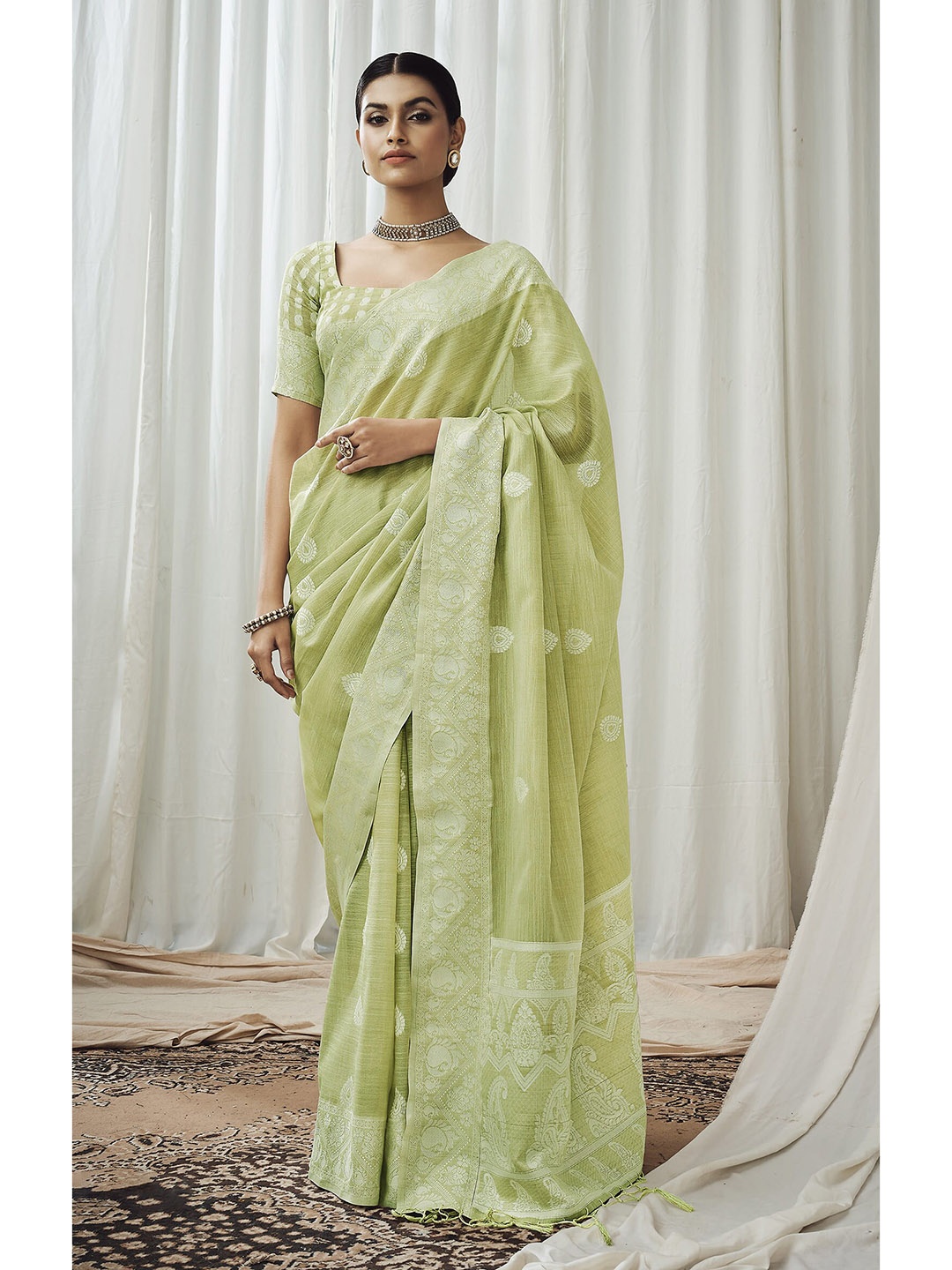 

elora Ethnic Motifs Woven Design Pure Linen Saree, Green