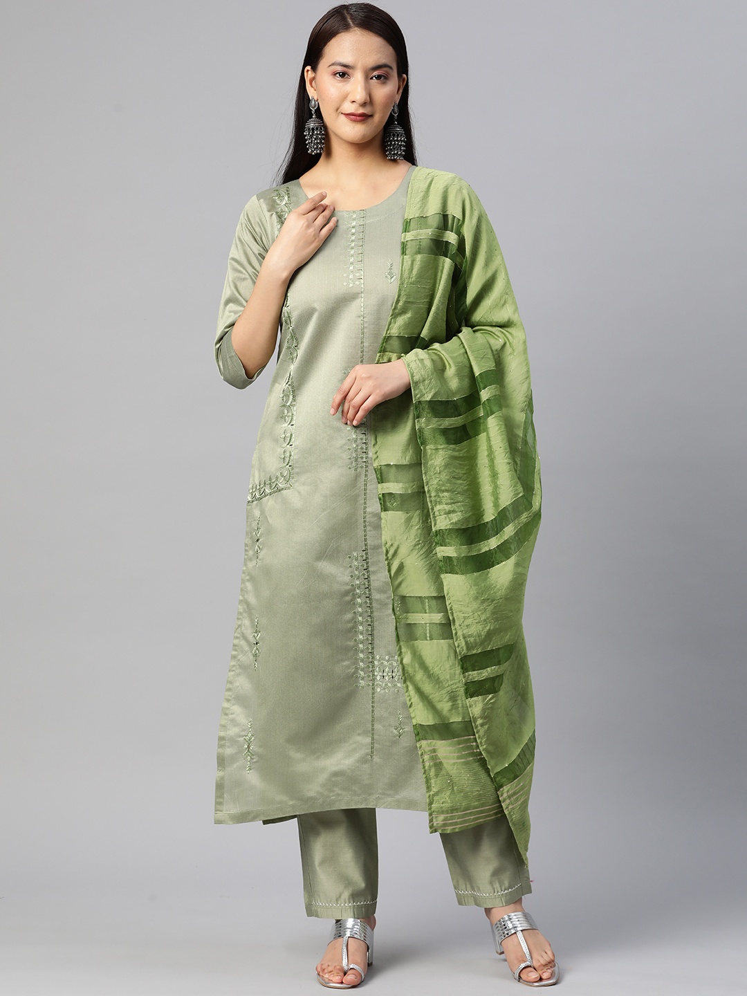 

RAJGRANTH Women Embroidered Thread Work Kurta With Trousers & Dupatta, Green