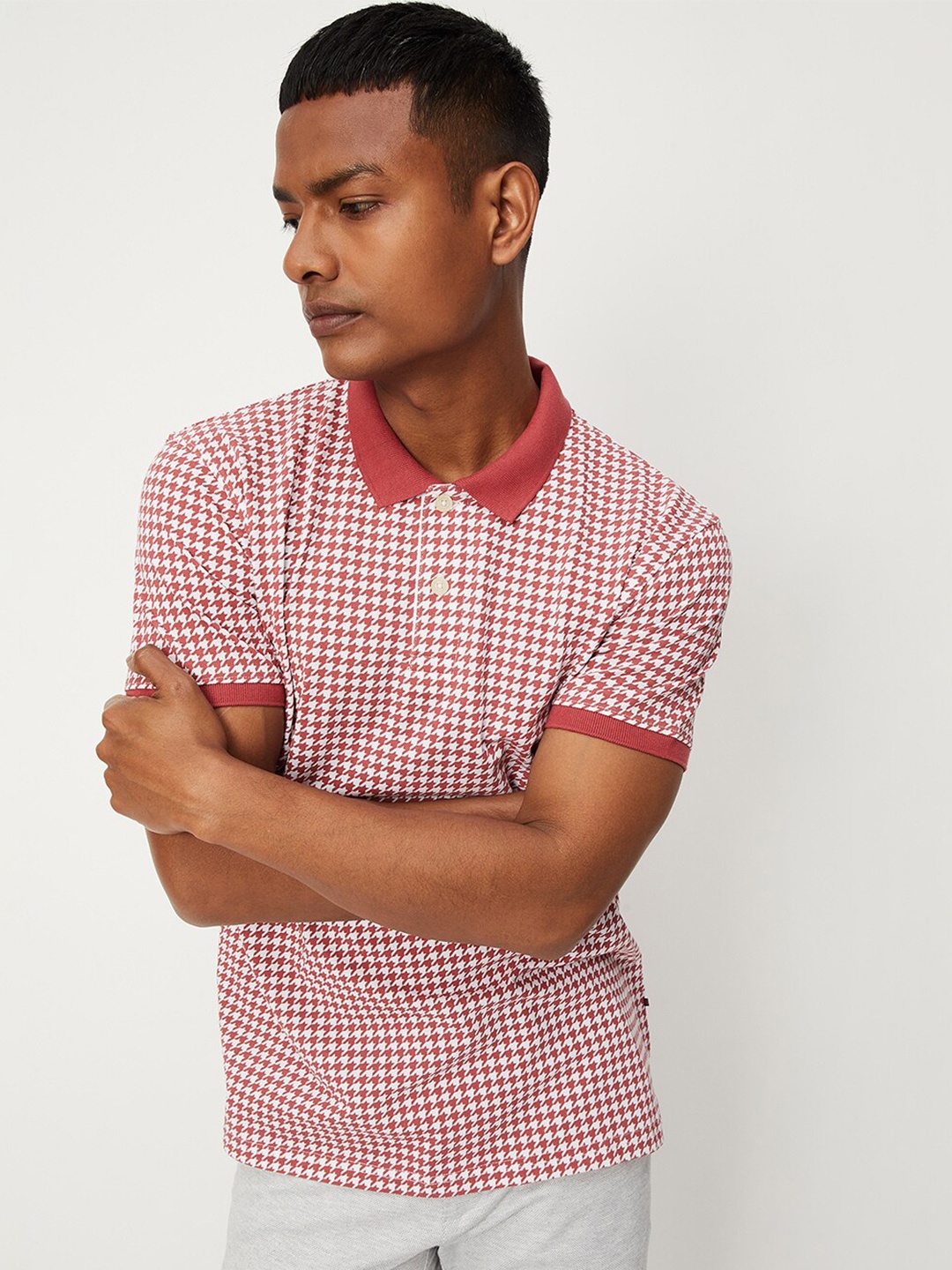 

max Men Abstract Printed Polo Collar T-shirt, Pink