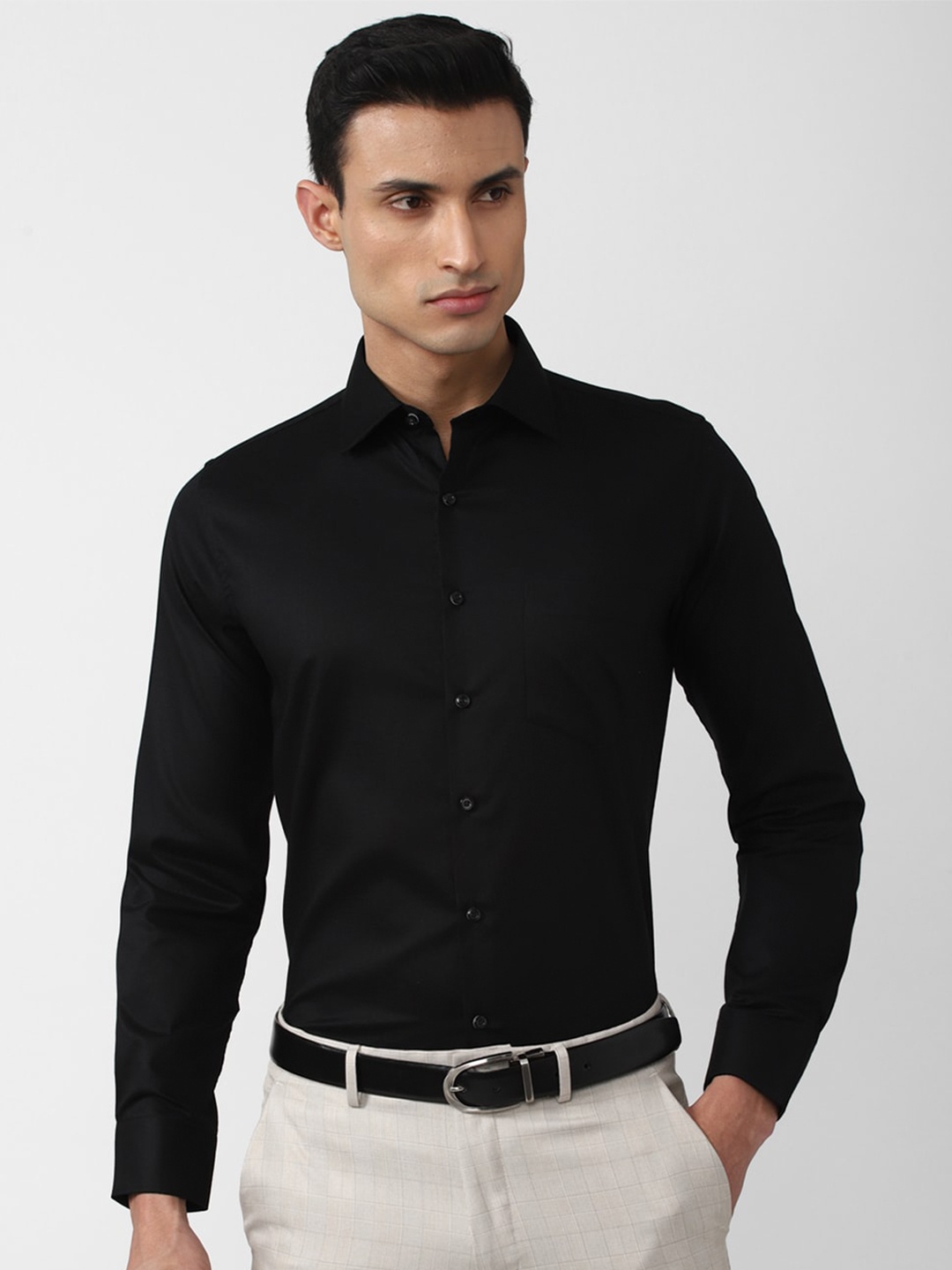 

Van Heusen Men Slim Fit Formal Shirt, Black