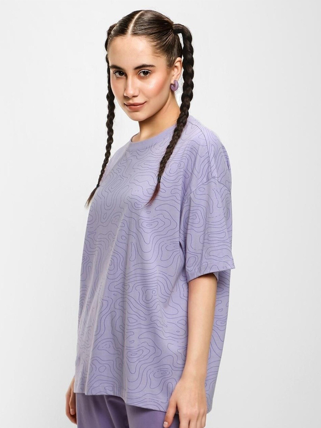 

Bewakoof Women Abstract Printed Drop-Shoulder Sleeves Loose Cotton T-shirt, Purple