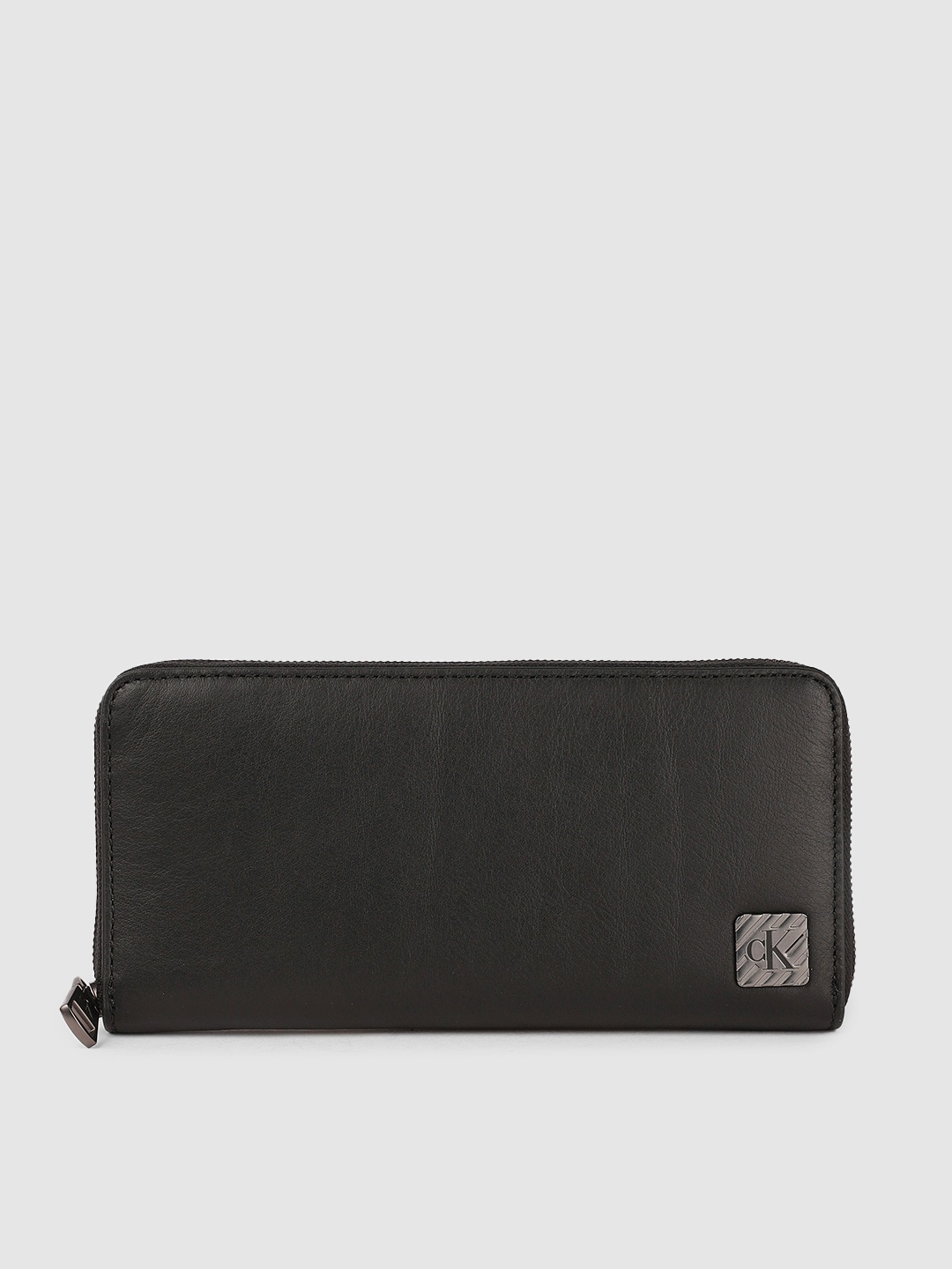 

Calvin Klein Men Solid Leather Zip Around Wallet With Brand Logo Applique Detail, Black