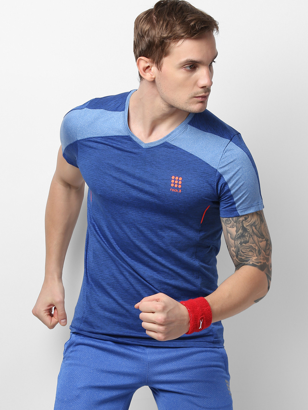 

rock.it Men Blue Solid Swift Dry V-Neck T-shirt