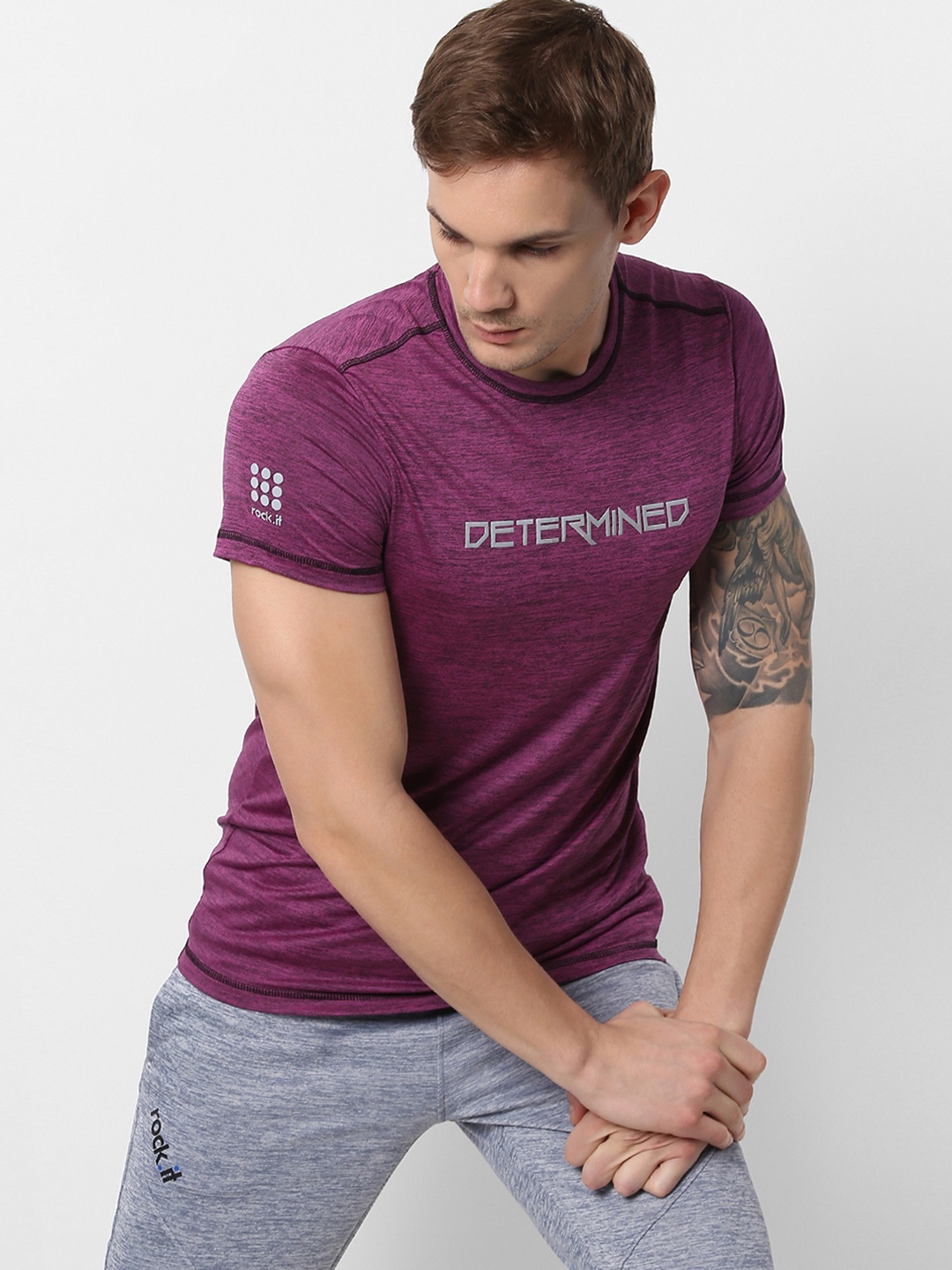 

rock.it Men Purple Solid Round Neck T-shirt