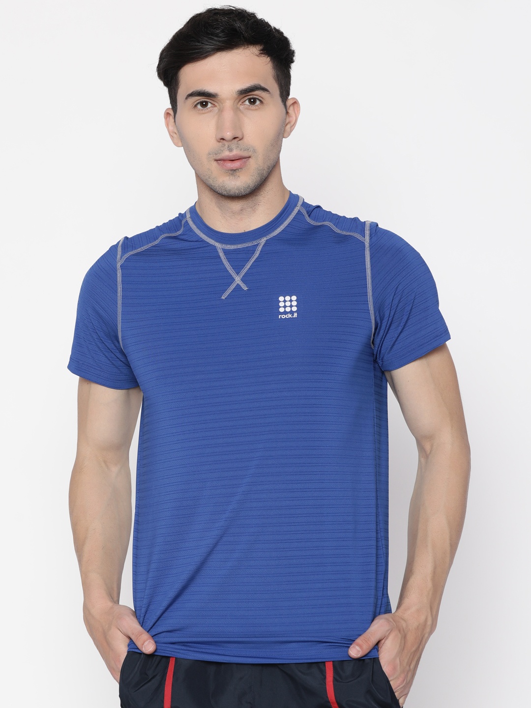 

rock.it Men Blue Striped Round Neck T-shirt