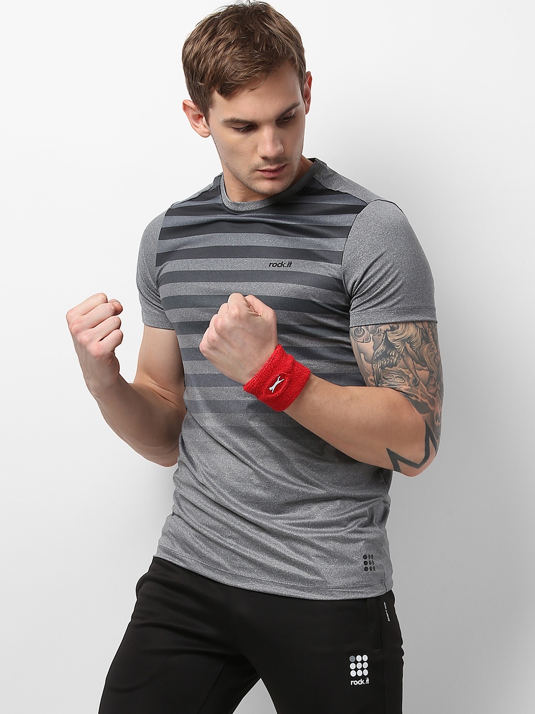 

rock.it Men Grey Striped Swift Dry Round Neck T-shirt