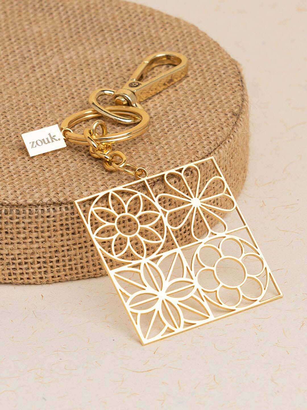 

ZOUK Gold-Plated Textured Bag Charm