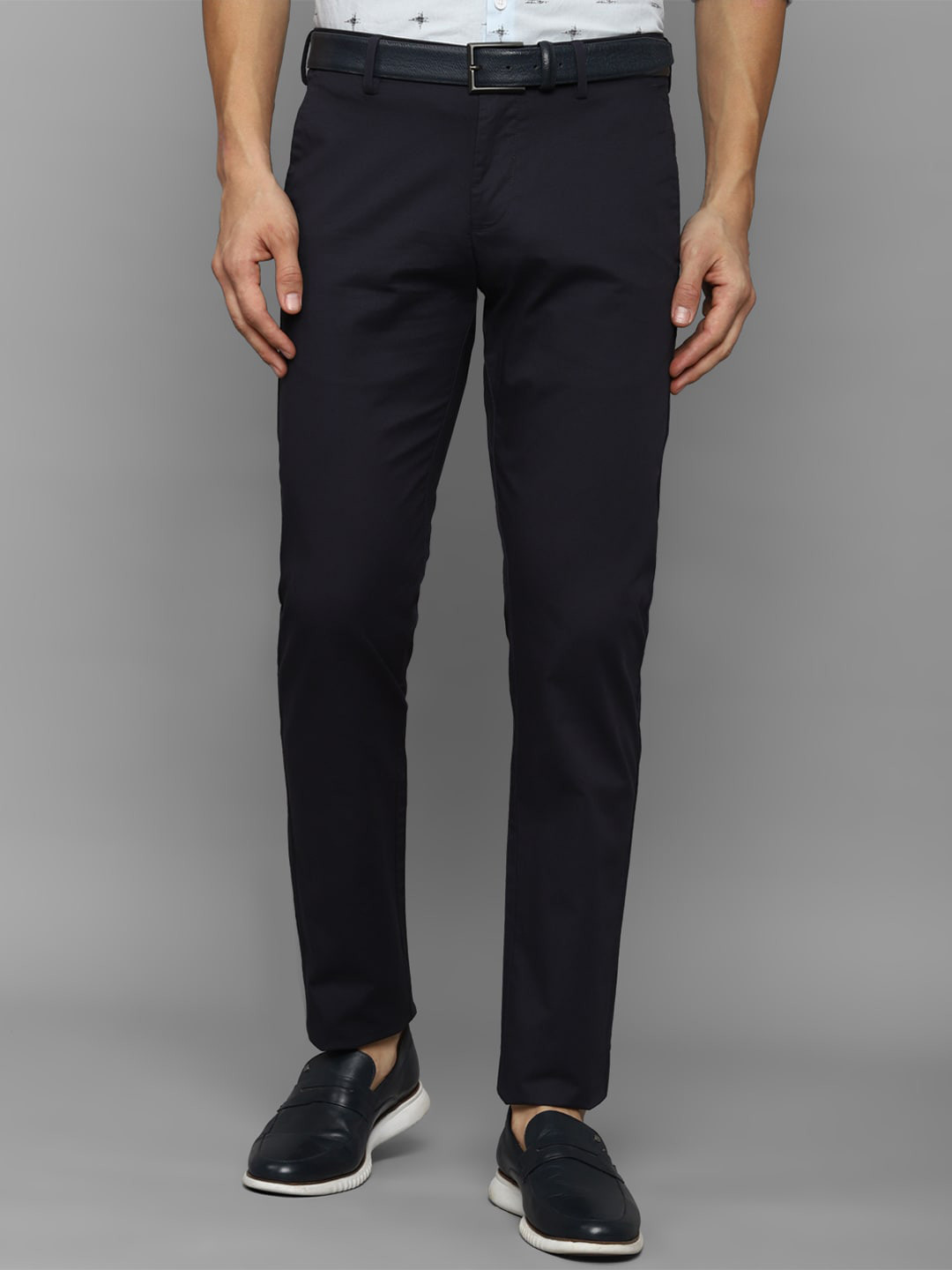 

Allen Solly Men Slim Fit Trousers, Navy blue