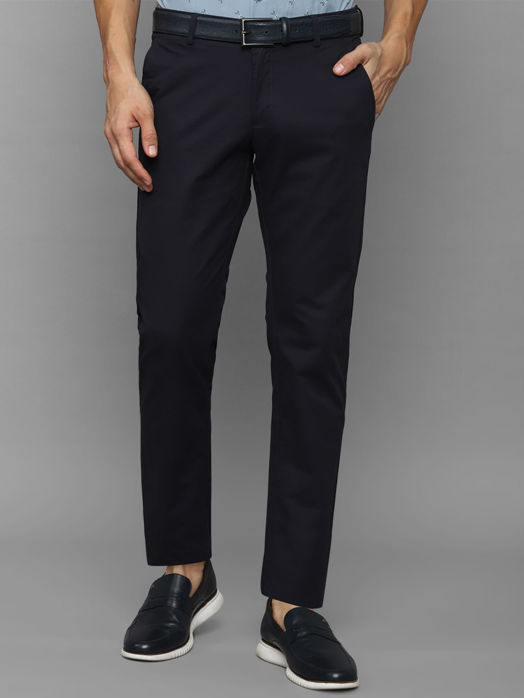 

Allen Solly Men Slim Fit Trousers, Navy blue