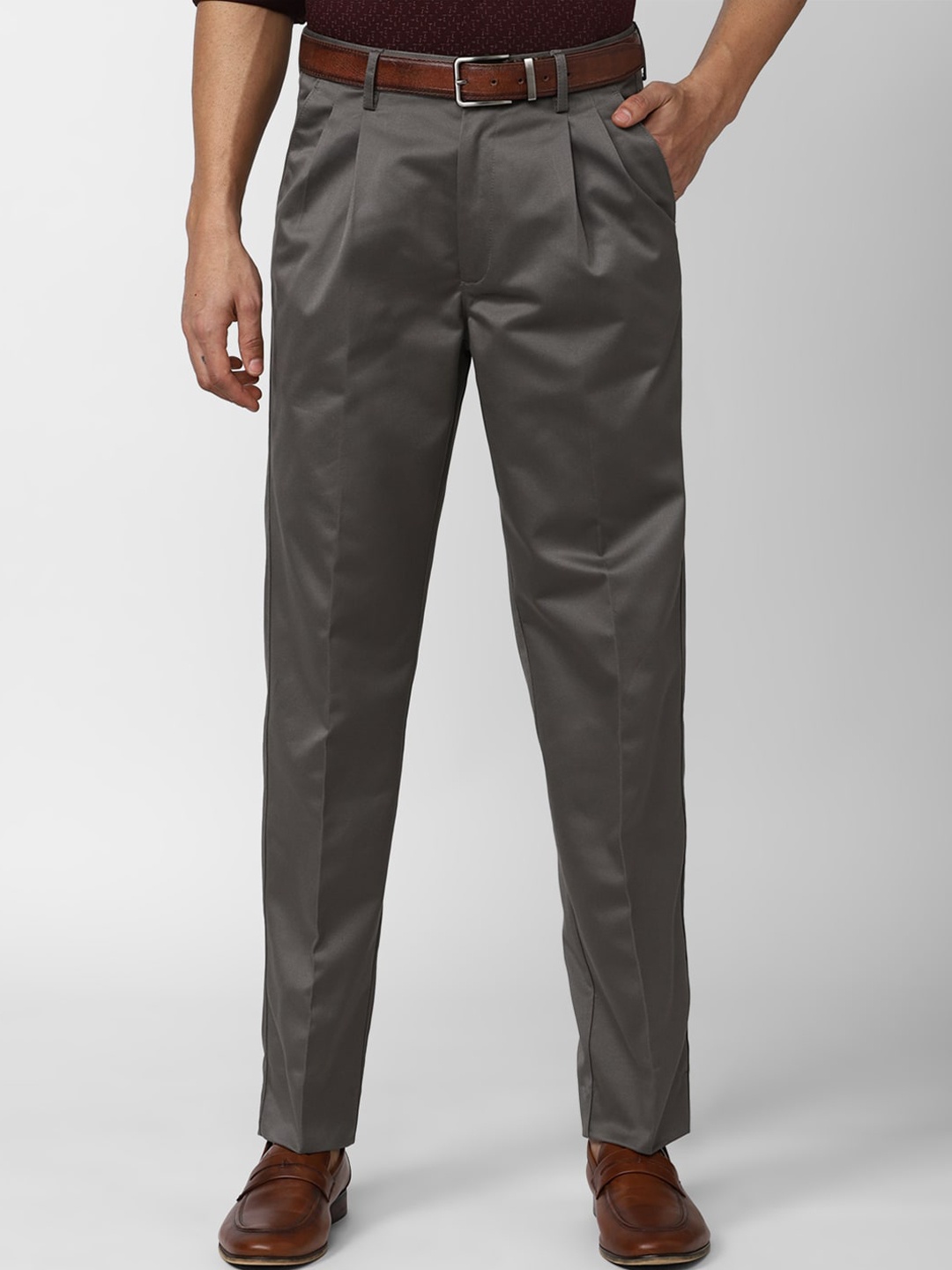 

Peter England Casuals Men Solid Mid Rise Pleated Trousers, Grey