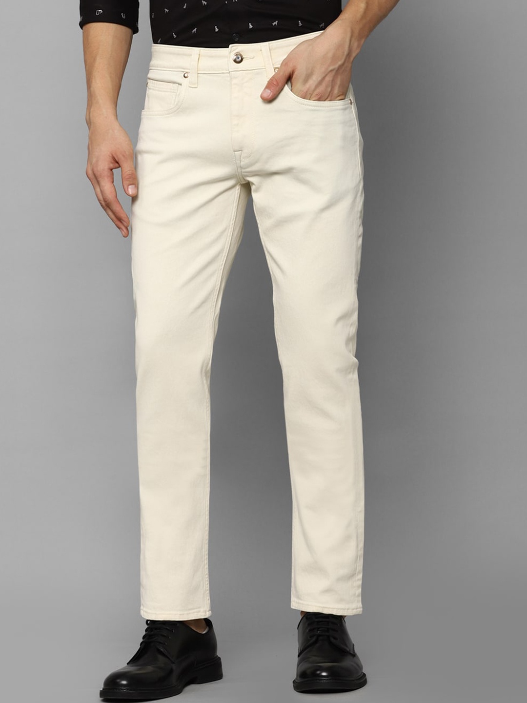 

Louis Philippe Jeans Men Slim Fit Jeans, Cream