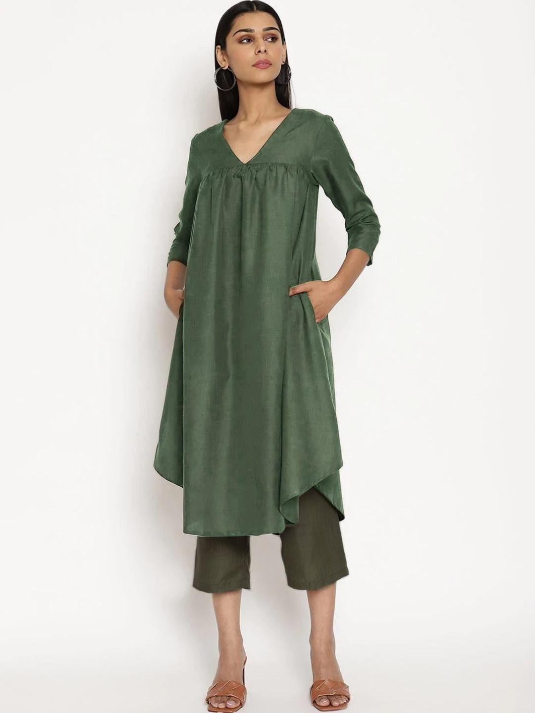 

trueBrowns Linen Kurta with Trousers Set, Olive