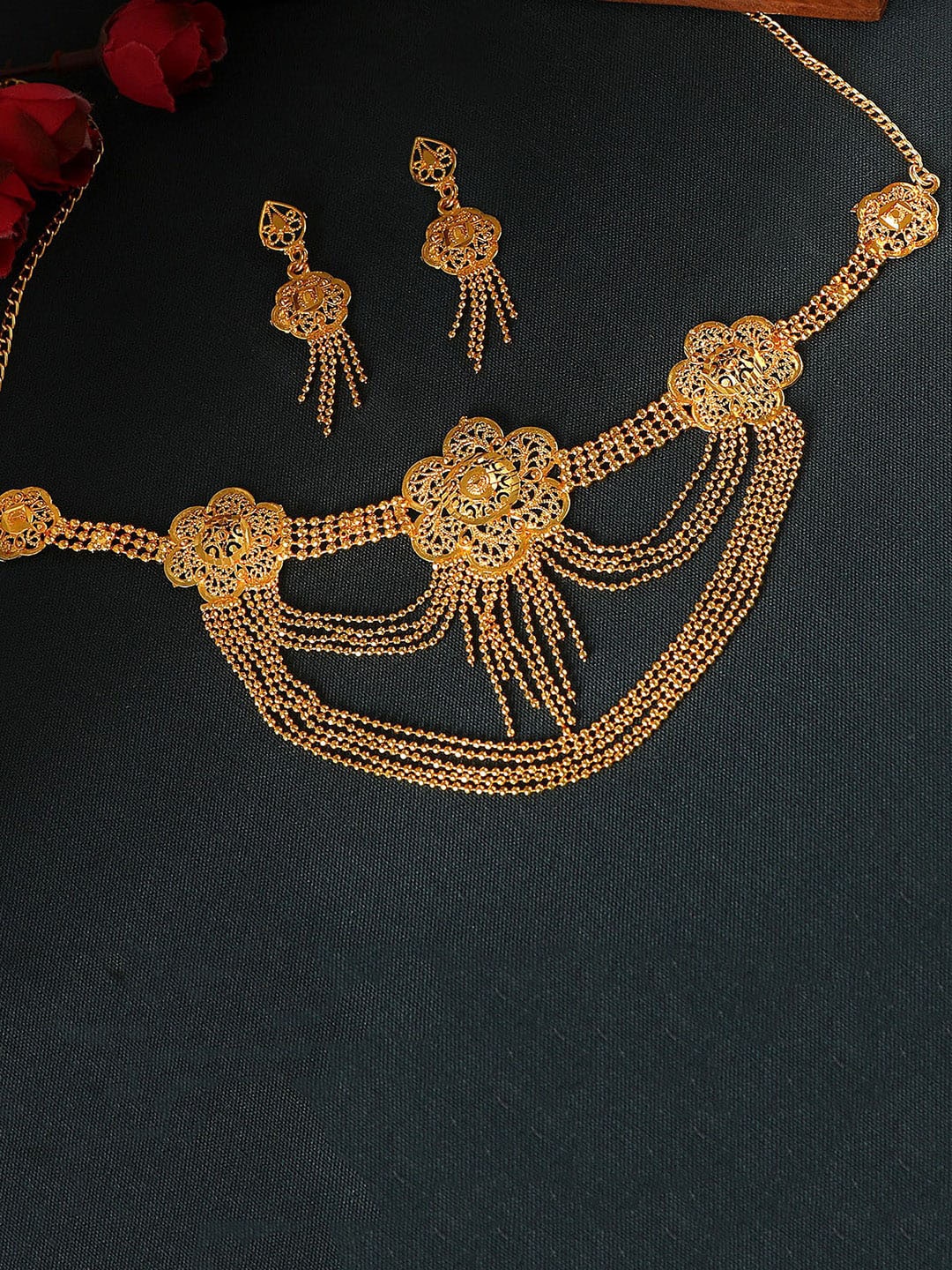

Alamod Gold-Plated Layered Jewellery Set