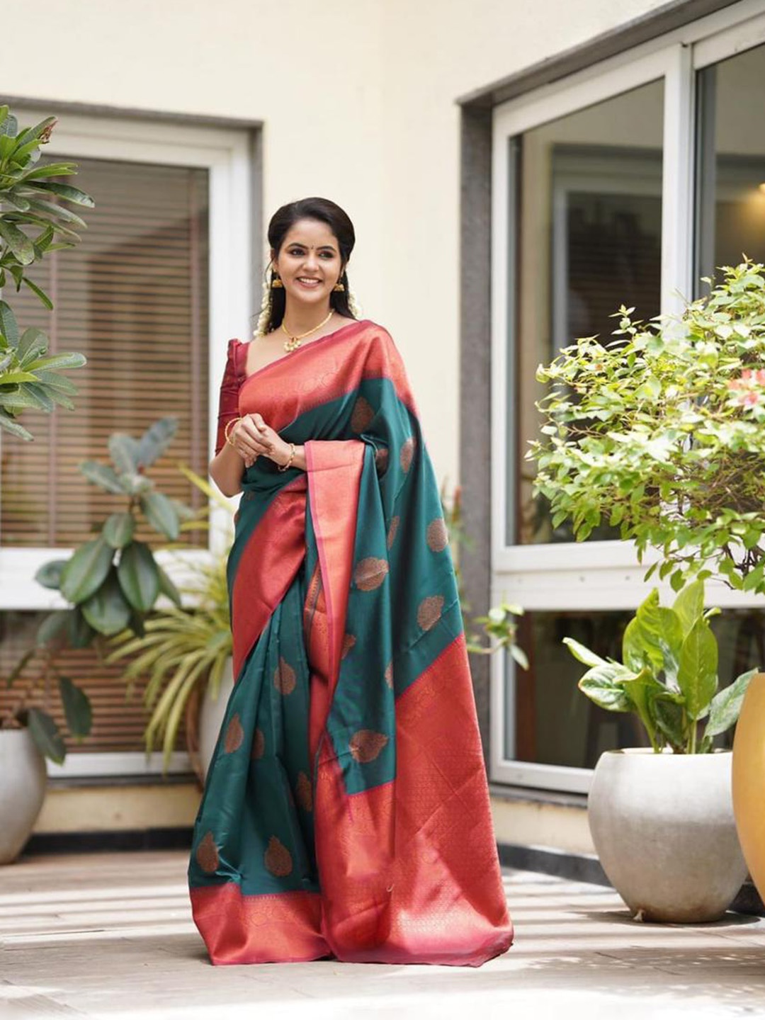 

Wuxi Woven Design Zari Pure Silk Banarasi Saree, Teal