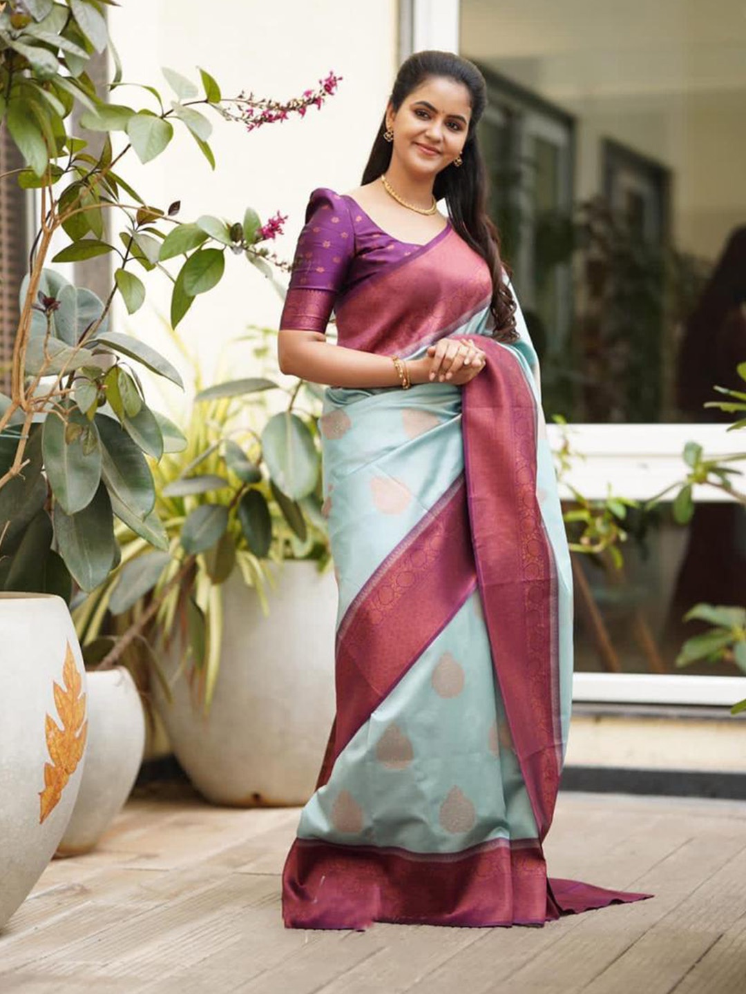 

Wuxi Woven Design Zari Pure Silk Banarasi Saree, Sea green
