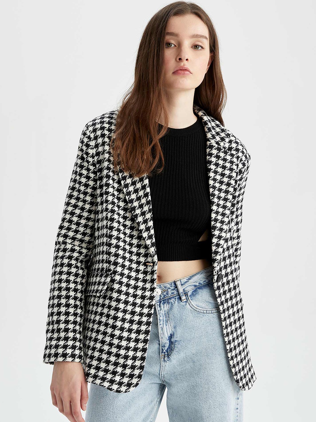 

DeFacto Women checked Single Breasted Blazer, Black