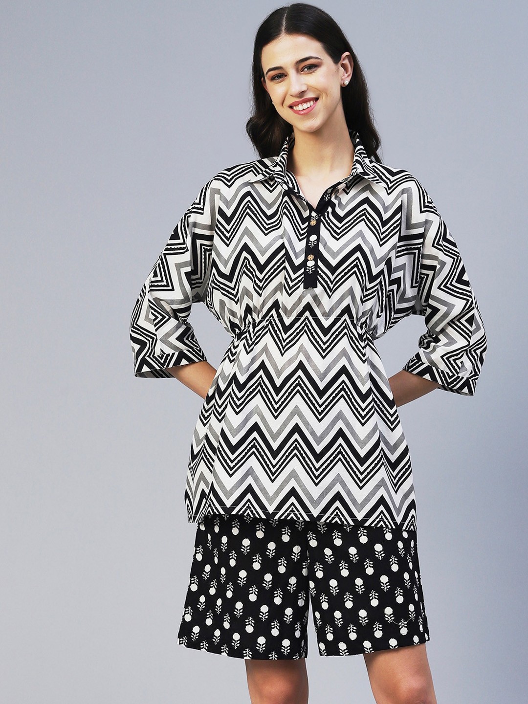 

FASHOR Women Women 2-Pieces Printed Shirt Collar Top with Shorts, Black