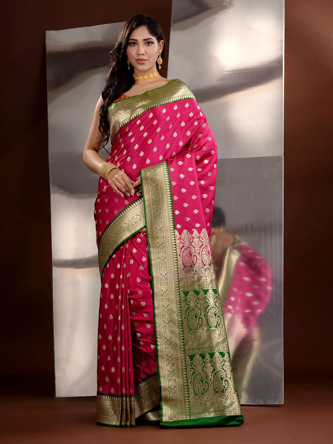 

Charukriti Ethnic Motifs Woven design Zari Banarasi Saree, Fuchsia