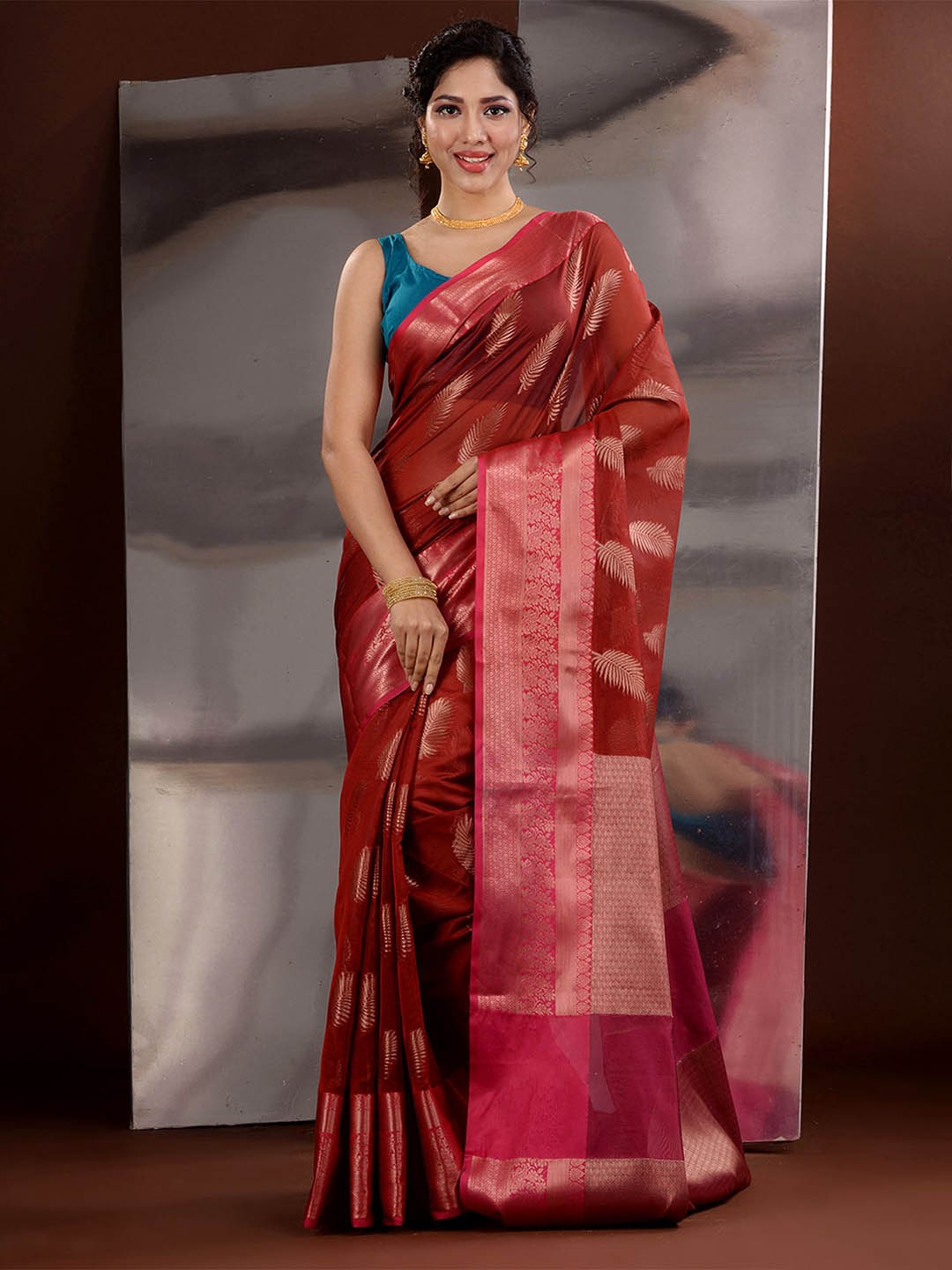 

Charukriti Floral Zari Silk Cotton Saree, Red
