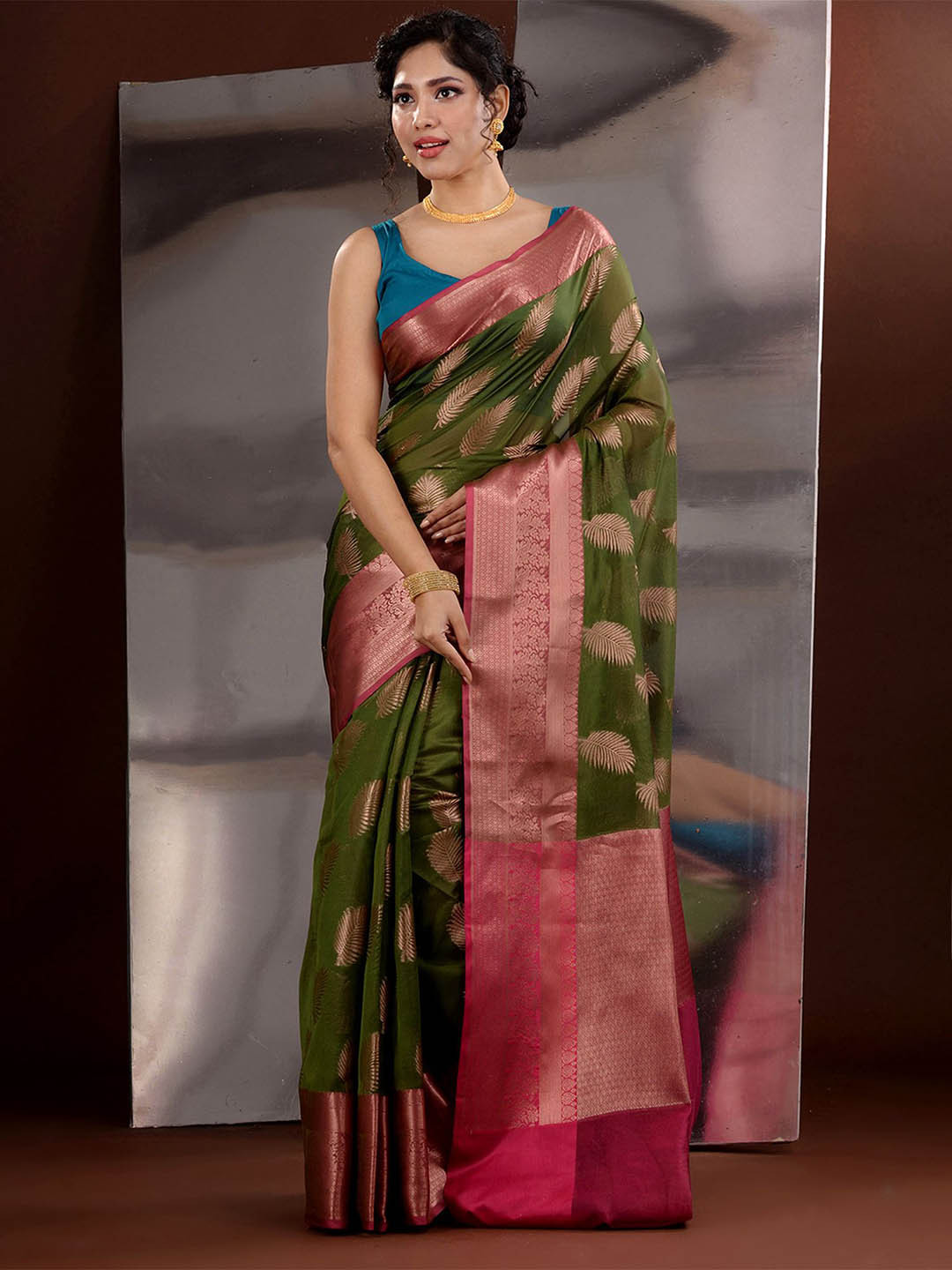 

Charukriti Ethnic Motifs Zari Saree, Green