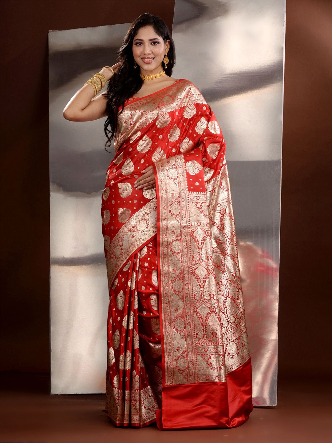 

Charukriti Ethnic Motifs Zari Silk Blend Banarasi Saree, Red