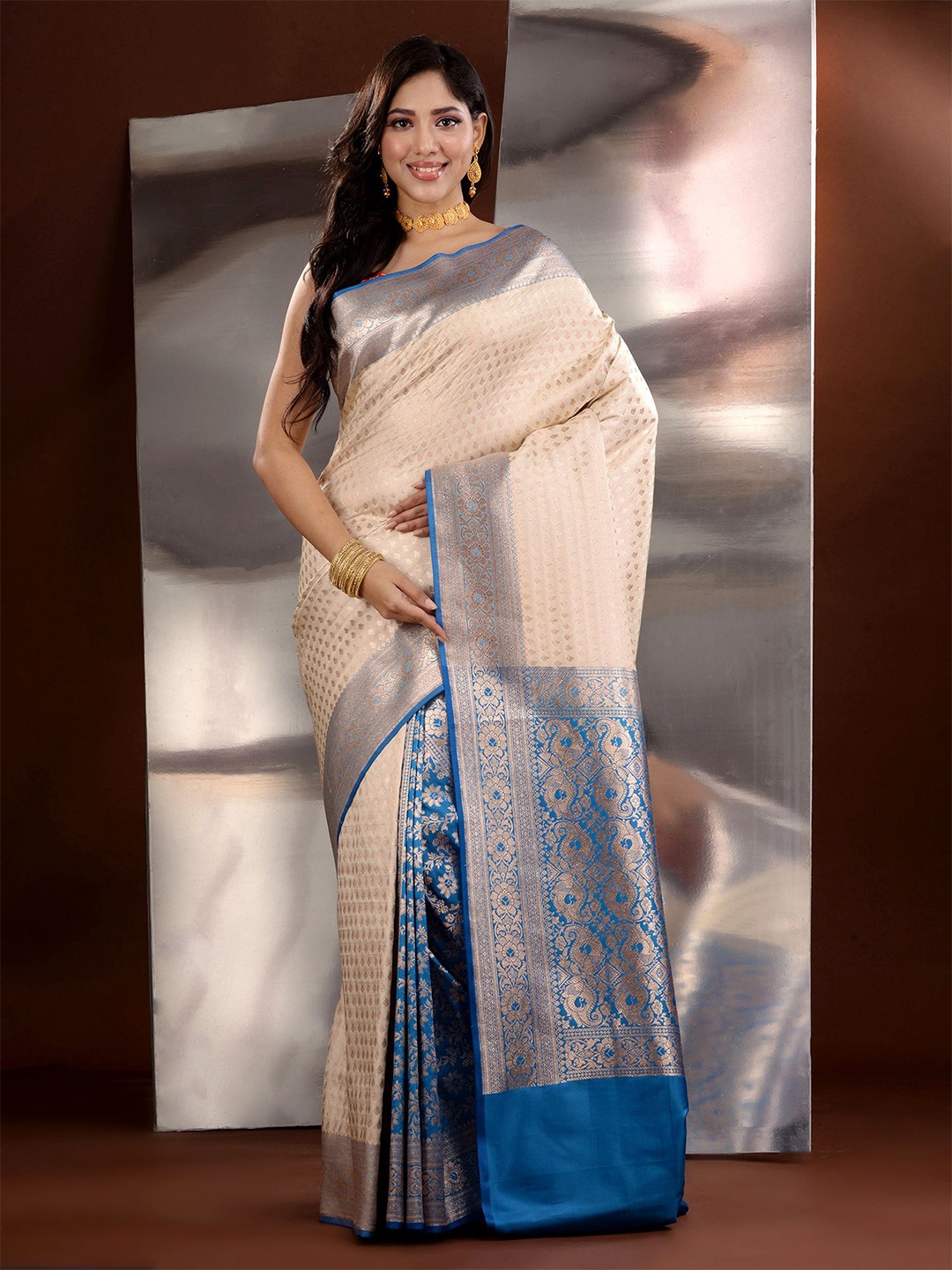 

Charukriti Woven Design Zari Banarasi Saree, Off white