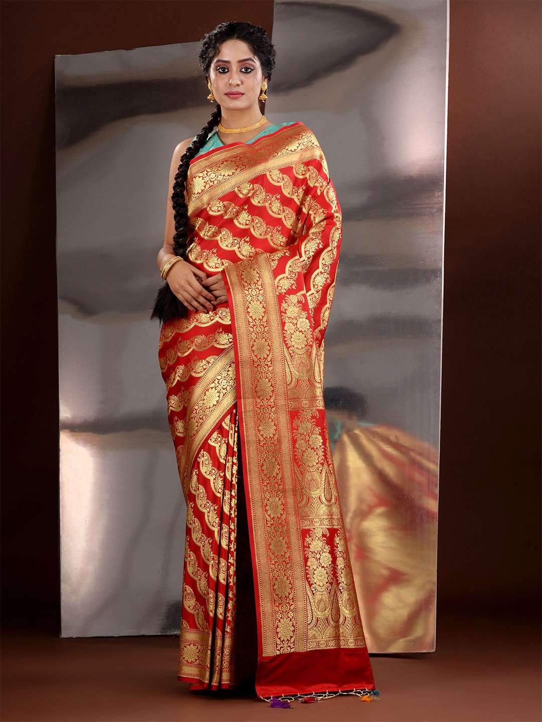 

Charukriti Woven Design Zari Banarasi Saree, Red
