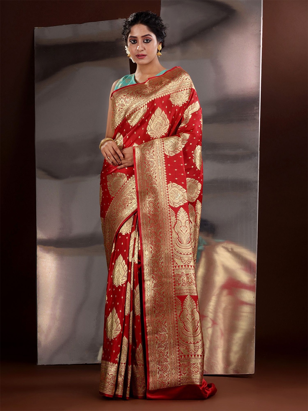 

Charukriti Woven Design Zari Banarasi Saree, Red
