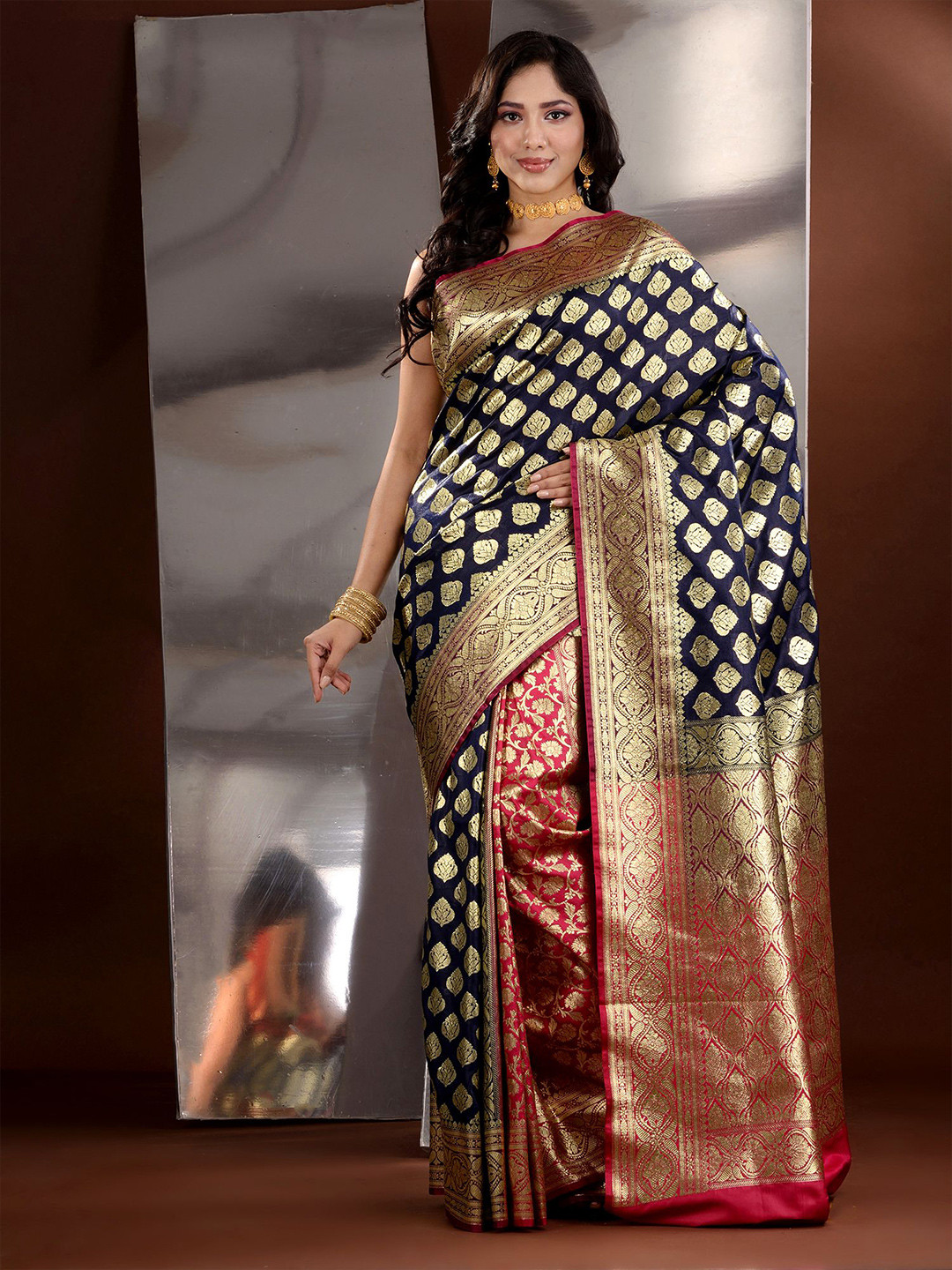 

Charukriti Ethnic Motifs Zari Banarasi Saree, Navy blue