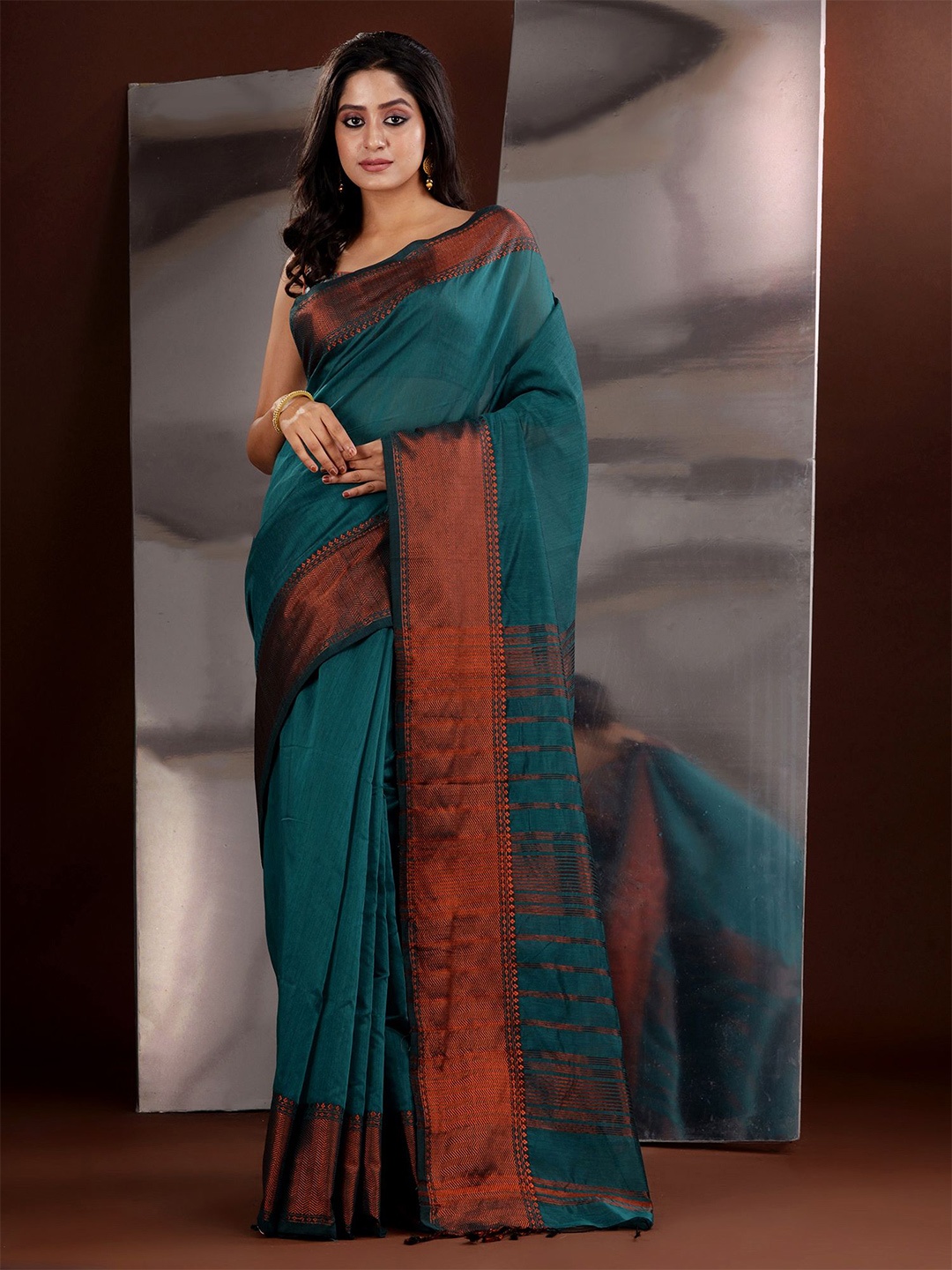 

Charukriti Woven Border Zari Saree, Teal