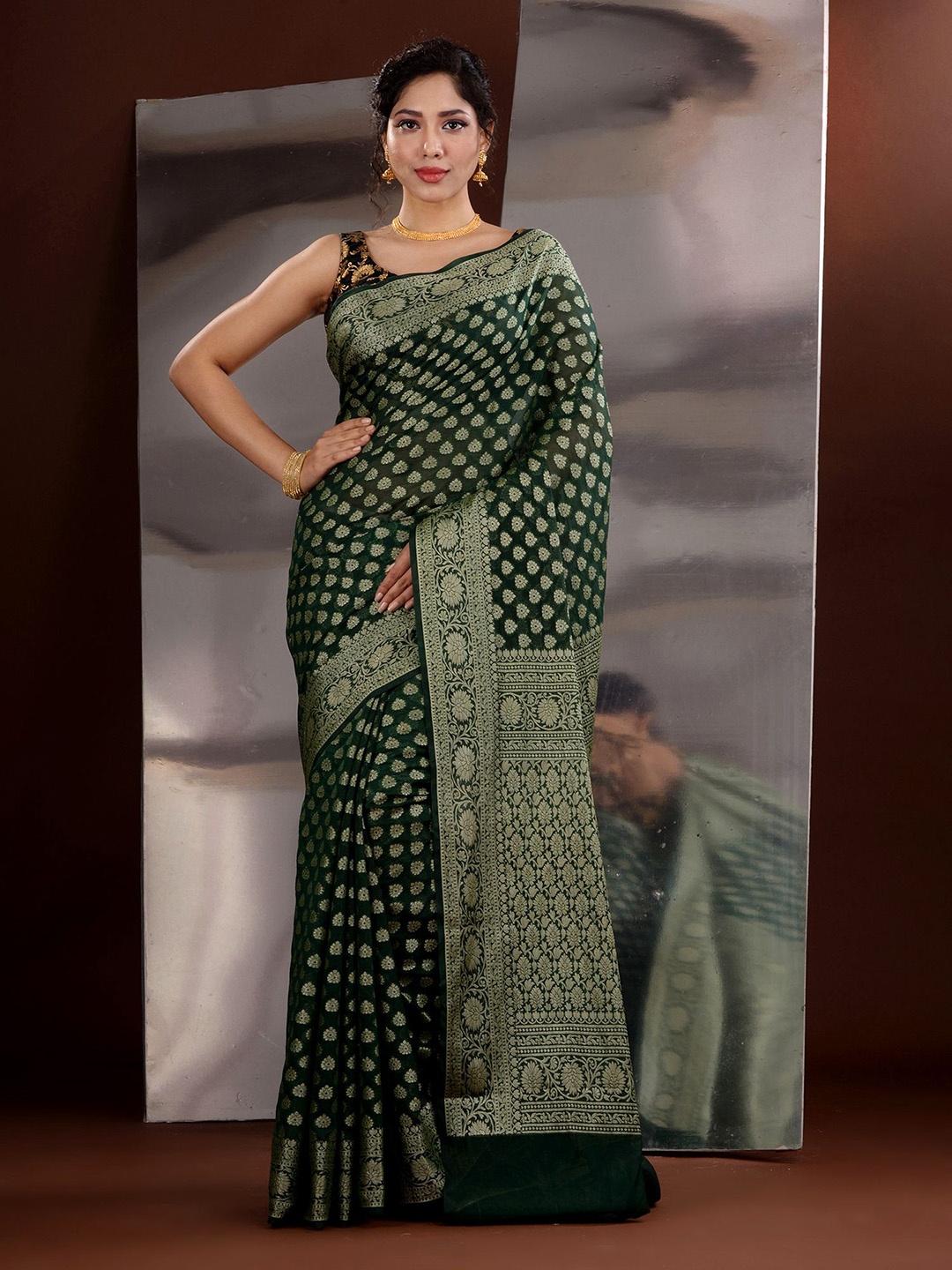 

Charukriti Ethnic Motifs Zari Saree, Green