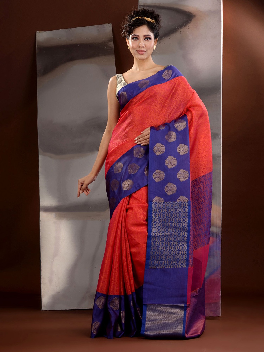 

Charukriti Woven Design Zari Saree, Coral