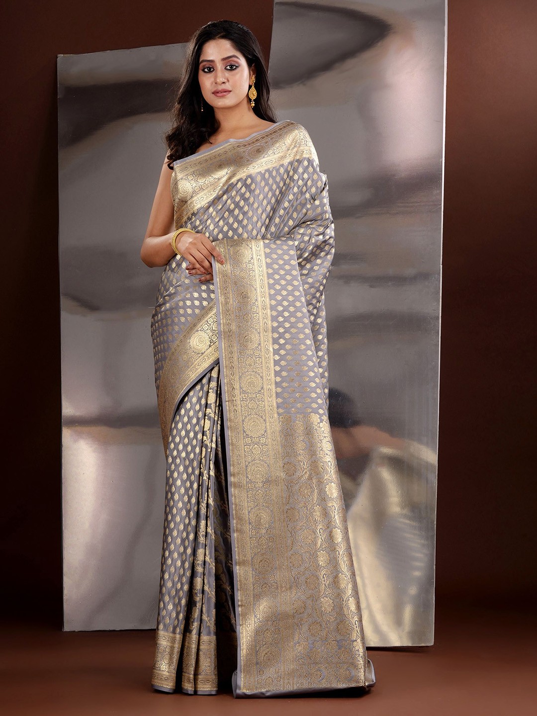 

Charukriti Floral Zari Banarasi Saree, Grey