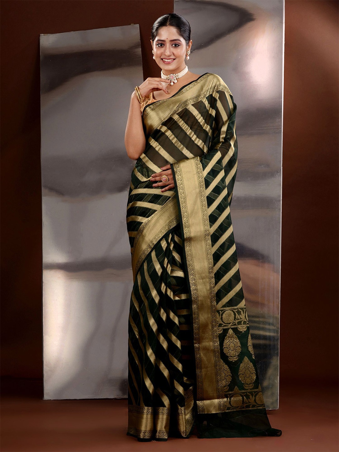 

Charukriti Woven Design Zari Organza Saree, Green