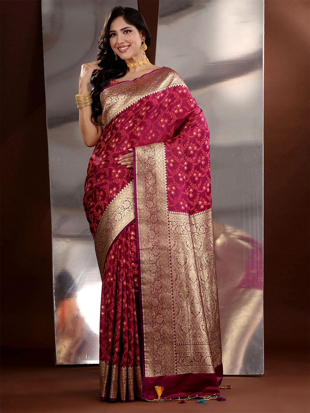 

Charukriti Woven Design Zari Banarasi Saree, Burgundy