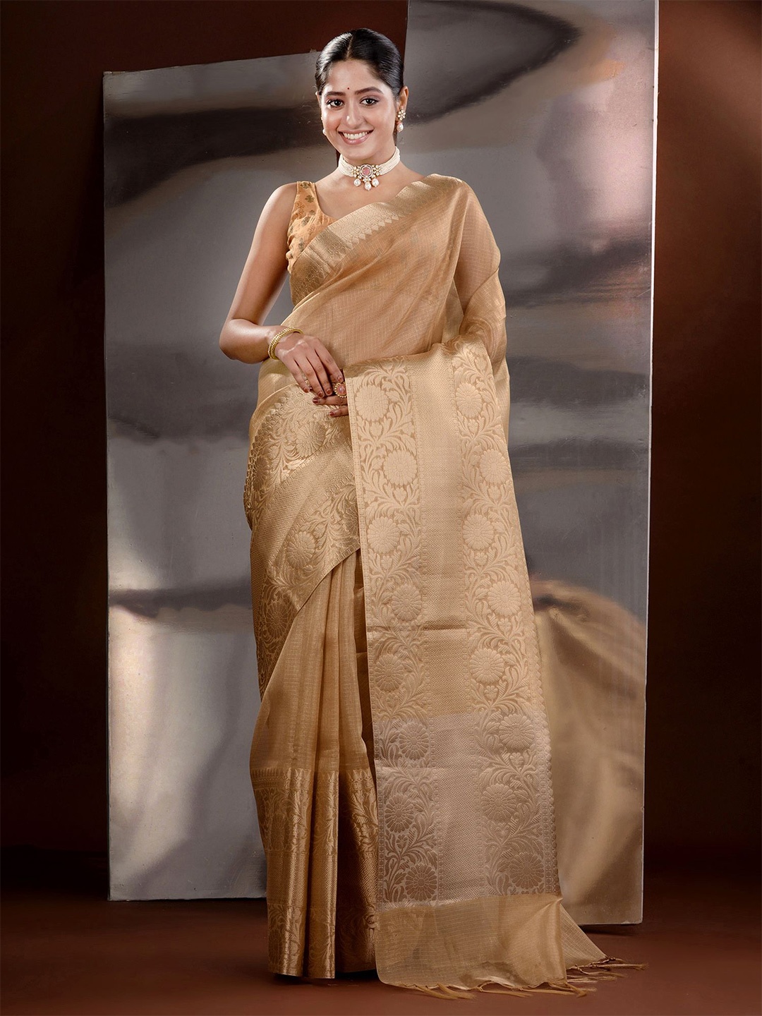 

Charukriti Woven Design Zari Saree, Beige
