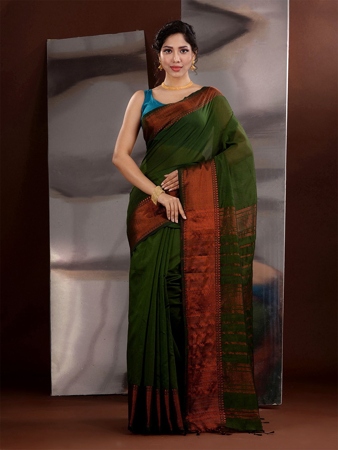 

Charukriti Woven Design Zari Saree, Green