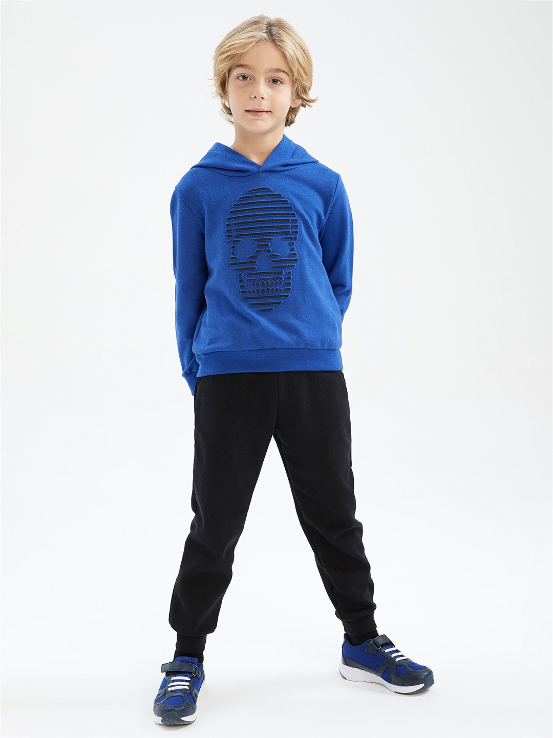 

DeFacto Boys Printed Hooded Sweatshirt With Joggers, Blue
