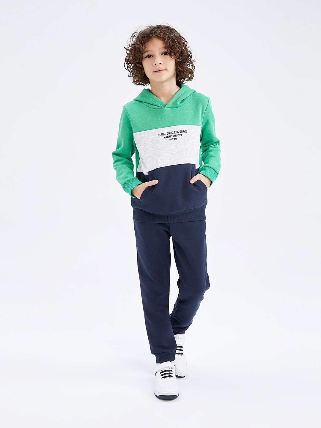 

DeFacto Boys Colourblocked Hooded T-shirt With Trousers, Green