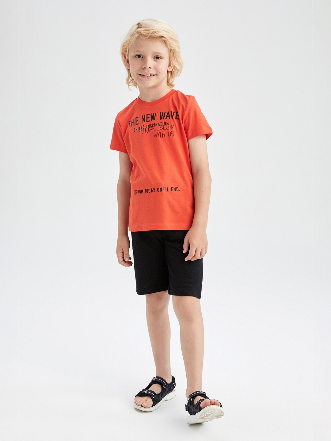 

DeFacto Boys Printed T-shirt With Shorts, Orange