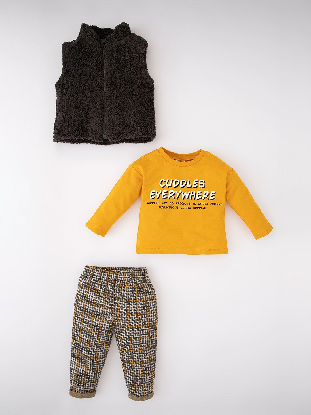 

DeFacto Infant Boys Printed T-shirt with Jacket & with Trousers, Yellow